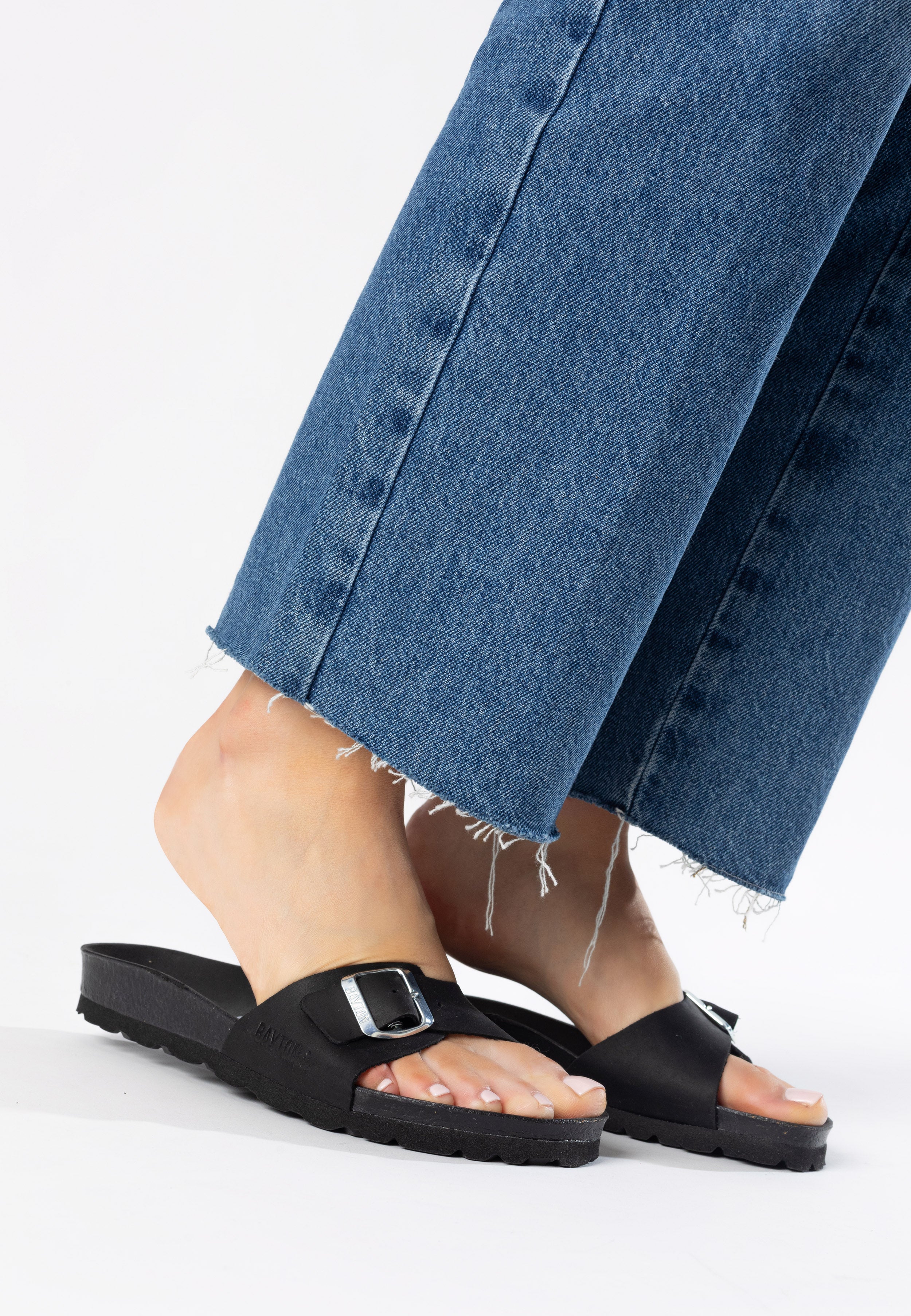 Zephyr Black 100% Leather 1 Strap Sandals