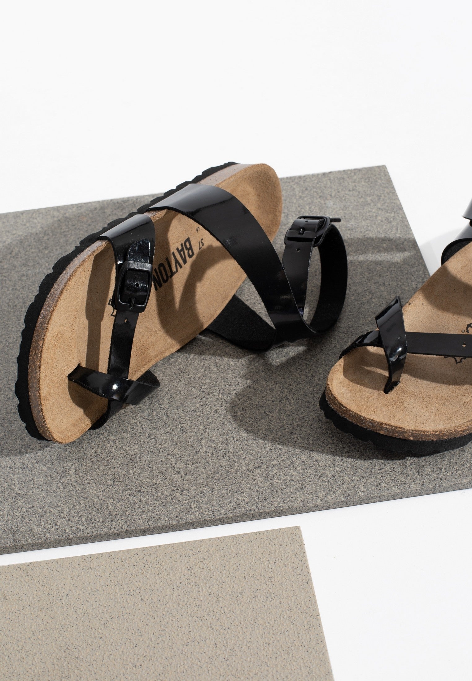 Sandalias Punta Cisne Negro